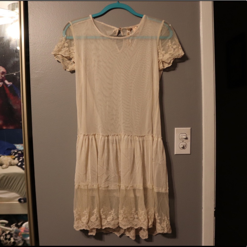 Sheer Shortsleeved Dress with Lace Trim | Ivory | Size L | Good Condition